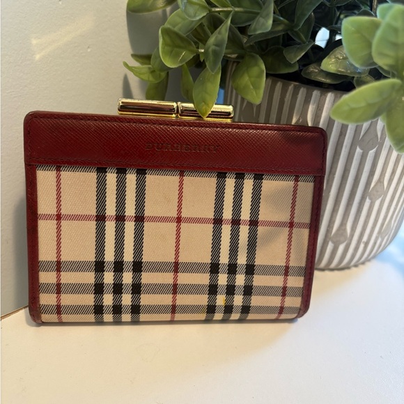 Burberry Wallet Kisslock - Picture 1 of 9